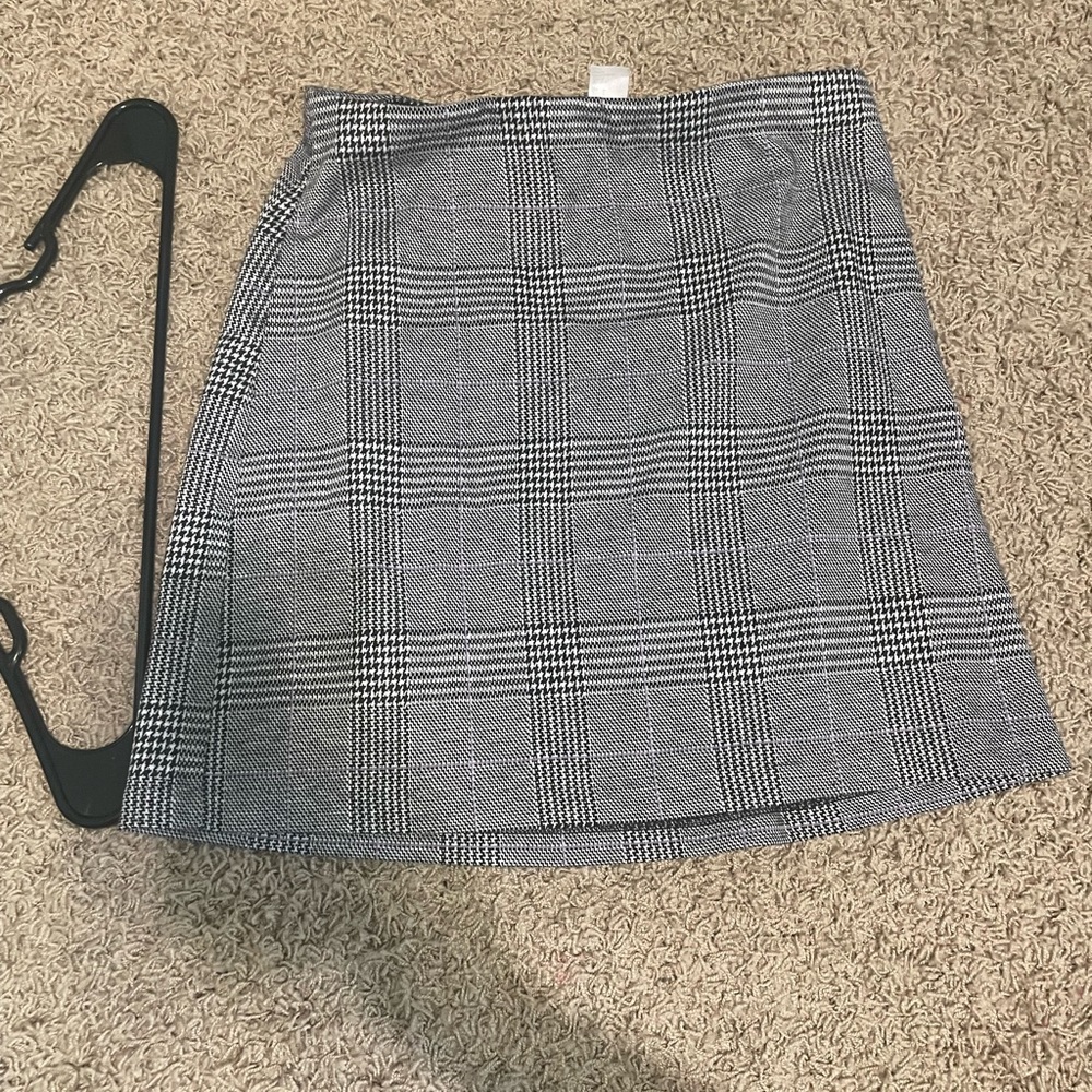brand: divided size: s